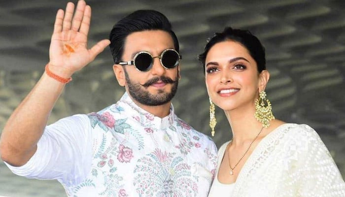 Deepika Padukone walks hand-in-hand with Ranveer Singh in Mumbai 