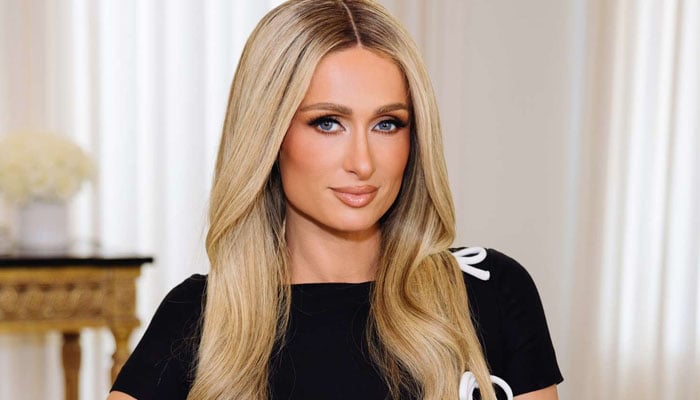 Paris Hilton receives PTTOW Icon of the Year award