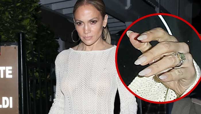 Jennifer Lopez seen with her wedding ring after putting martial home up for sale 