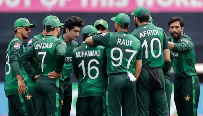 ٹی20 ورلڈ کپ میں ناکامیوں سے دوچار پاکستانی ٹیم کے 3 کھلاڑیوں کے کیربیئن لیگ میں معاہدے