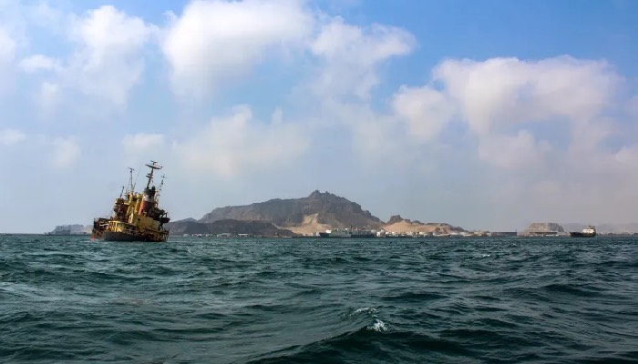 Boat sinks off Yemen coast, 49 dead, 140 missing