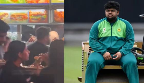 بھارت سے شکست کے بعد اعظم خان کی اسٹریٹ فوڈ کھاتے ویڈیو وائرل 