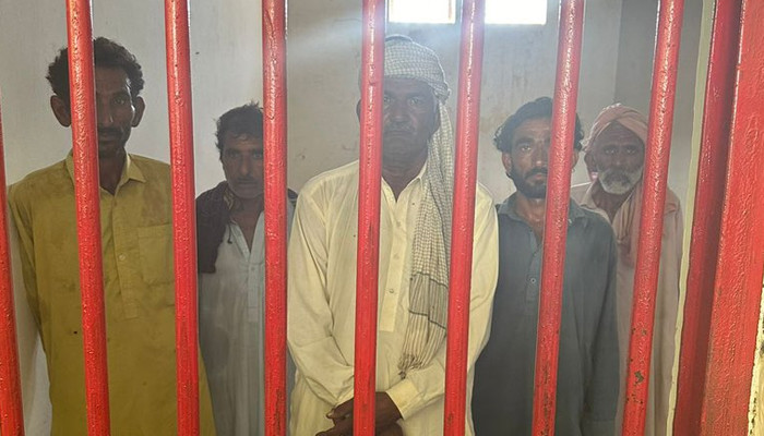 وزیراعلیٰ سندھ کا اونٹنی کی ٹانگ کاٹنے کا نوٹس، معاملات طے پانے کے باوجود مقدمہ درج