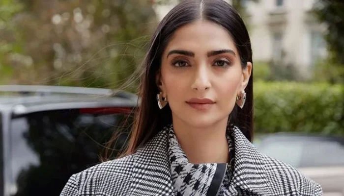 Sonam Kapoor books flight to Paris for Dior Haute Fall/Winter show 