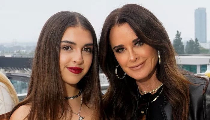 Kyle Richards' swoons over daughter Portia's makeup routine 