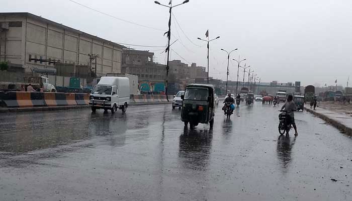 کراچی میں بارش کے بعد بھی حبس برقرار