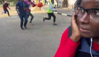 کینیا میں احتجاج کے دوران خاتون صحافی کو خطرے کا سامنا