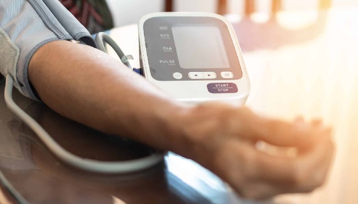 Are you aware of the signs of high blood pressure in the elderly?