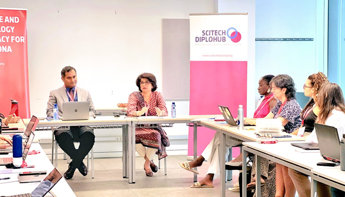 یورپین یونین میں پاکستانی سفیر آمنہ بلوچ کی بارسلونا میں سائنس اینڈ ڈپلومیسی کانفرنس میں شرکت