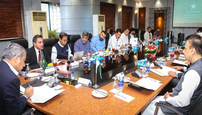 اراکین گورننگ بورڈ کا کہنا تھا کہ قومی ٹیم کی کارکردگی کو بہتر بنانے کےلیے اقدامات کرنا ہوں گے۔