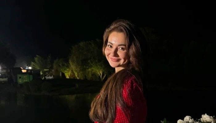 Hania Aamir flaunts her dimples as she smiles brightly in a candid click