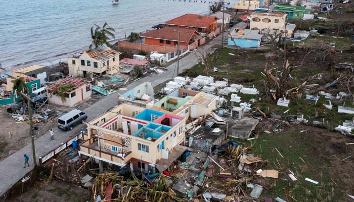 Beryl strengthens into a Category 1 hurricane as it moves towards Texas