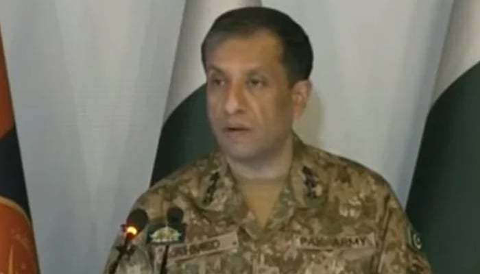 فوج دہشتگردوں اور ڈیجیٹل دہشتگردوں کے سامنے کھڑی ہے: ڈی جی آئی ایس پی آر لیفٹیننٹ جنرل احمد شریف