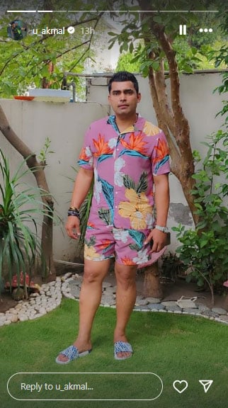زندگی بورنگ کپڑے پہننے کے لیے بہت چھوٹی ہے: عمر اکمل کی منفرد لباس میں تصویر وائرل