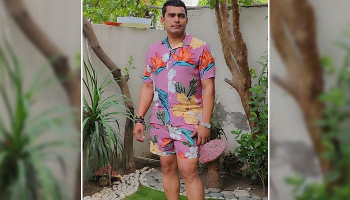 زندگی بورنگ کپڑے پہننے کے لیے بہت چھوٹی ہے: عمر اکمل کی منفرد لباس میں تصویر وائرل