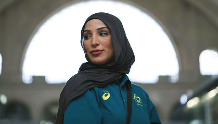 میں نے حجاب پہننا منتخب کیا ہے کیونکہ یہ میرے مذہب کا حصہ ہے، ٹینا رحیمی - فوٹو بشکریہ ٹینا رحیمی/ انسٹاگرام