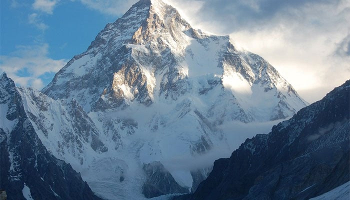 K2 کی مہم جوئی کے دوران 2 جاپانی کوہ پیما 7 ہزار میٹر کی بلندی سے گر کر لاپتہ
