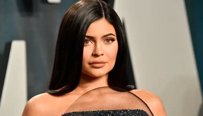 Kylie Jenner seemingly pays for her employees botox treatments