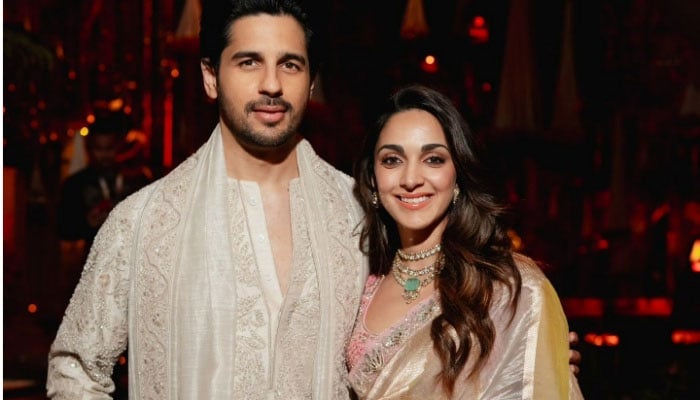 Sidharth Malhotra has left the internet buzzing with his bold ramp walk with Alicia Kaur