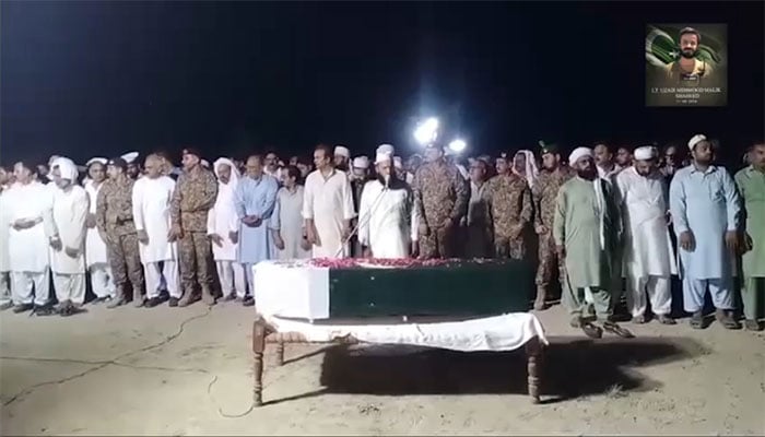 وادیٔ تیراہ کے شہید لیفٹیننٹ عزیر محمود ملک سپردِ خاک