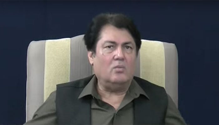 مشیرِ اطلاعات خیبر پختون خوا بیرسٹر محمد علی سیف—’جیو نیوز‘ گریب