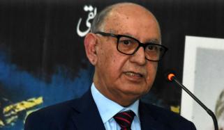 عمران خان کا یہ خدشہ درست ثابت ہوسکتا ہے کہ اُن کا معاملہ ملٹری کورٹ میں چلے، عرفان صدیقی