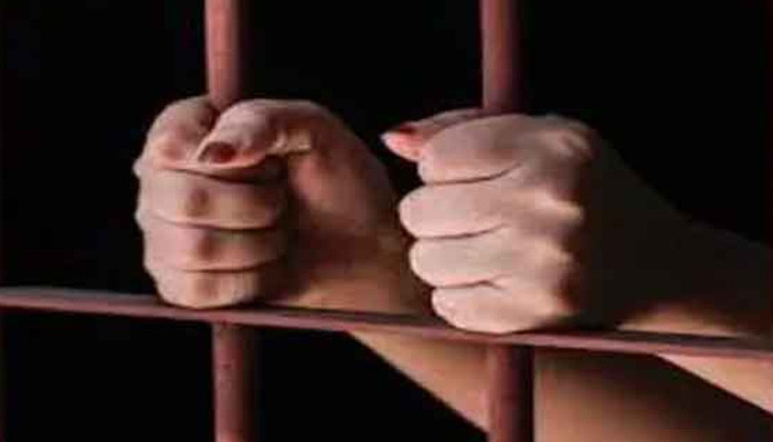لاہور، بزنس مین کو بلیک میل کرنے کے الزام میں دو خواتین گرفتار