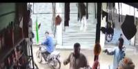 کراچی: اسپیئر پارٹس کی دکان میں ڈکیتی کی ویڈیو سامنے آ گئی
