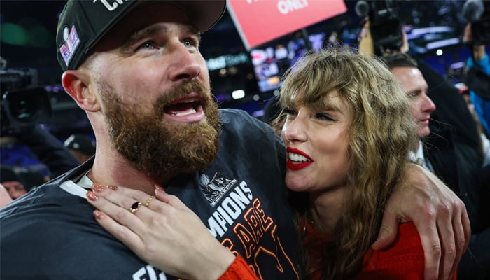 Taylor Swift, Travis Kelce get tipsy at Chiefs intimate win party