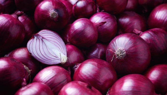 Quercetin from the red onion helps in reducing blood pressure among high-blood pressure patients