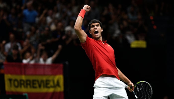 21-year-old Alcaraz leads Spain to a winning start in Davis Cup with singles and doubles victories