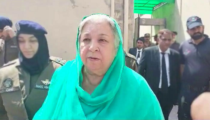 رہنما پاکستان تحریکِ انصاف ڈاکٹر یاسمین راشد---فائل فوٹو