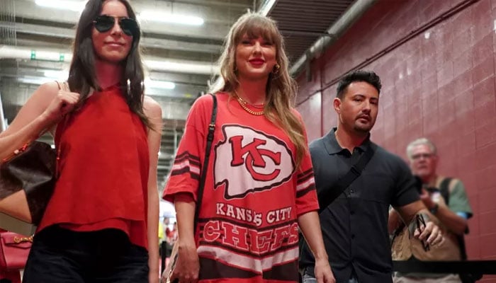 Taylor Swift cheers on Travis Kelce at Arrowhead Stadium with special guest