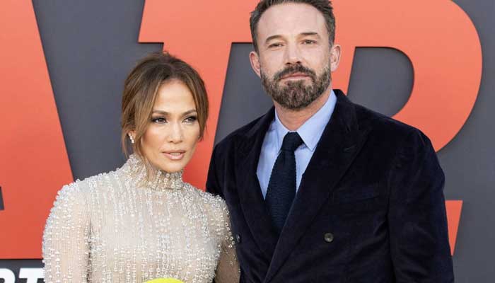 Jennifer Lopez ‘still controlling’ Ben Affleck by ‘halting’ his dating plans