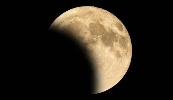 رواں سال کا دوسرا چاند گرہن پاکستان میں دکھائی دے گا؟ 