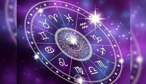 آج کسے ملیں گی خوشیاں اور کسے رہنا ہے محتاط، ستاروں نے بتا دیا
