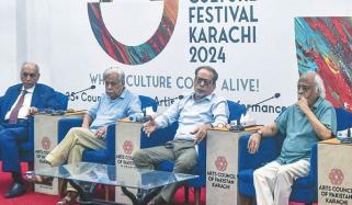 ورلڈ کلچر فیسٹیول: آج انگریزی تھیٹر پلے ’وائٹ ریبٹ، ریڈ ریبٹ‘ پیش ہو گا