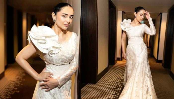 Yumna Zaidi was a vision in an all-white look for the 9th Hum Awards