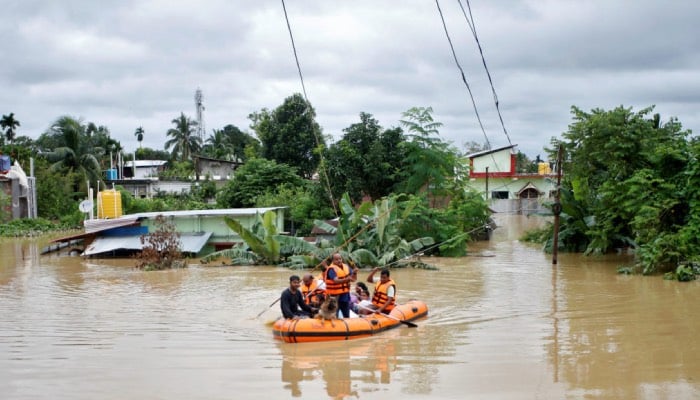 Heavy rains cause major flooding in northern Bangladesh with thousands displaced