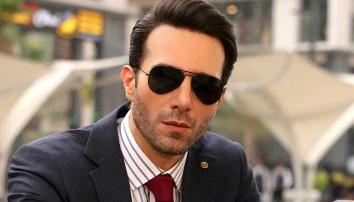 Kabhi Main Kabhi Tum star Emmad Irfani gushes over adoring female fans