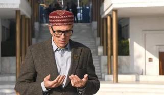 عمر عبداللّٰہ نے بطور وزیرِ اعلیٰ مقبوضہ کشمیر حلف اٹھا لیا