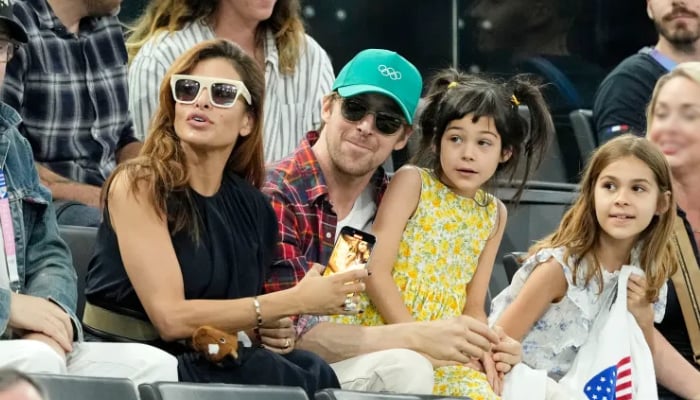 Ryan Gosling, Eva Mendes’ daughters ‘not allowed’ to use phones?