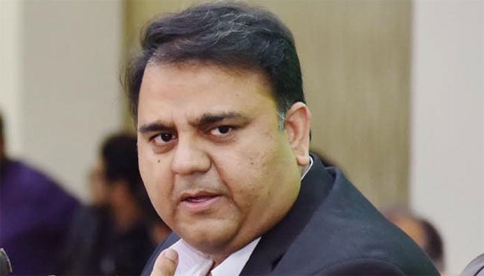 پی ٹی آئی کی موجودہ قیادت غیر سنجیدہ فیصلے کر رہی ہے، فواد چوہدری