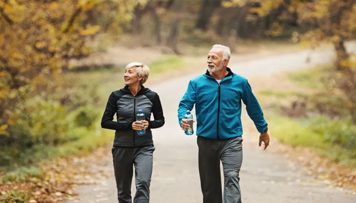 Slower walking could be a sign of dementia, study reveals