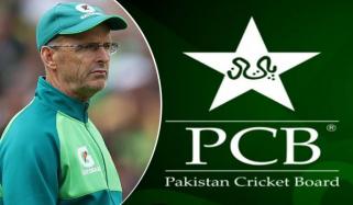  وائٹ بال ہیڈ کوچ اور PCB آمنے سامنے آ گئے