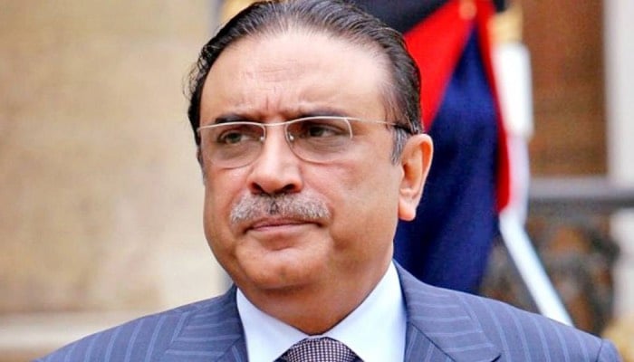 Pakistans President Asif Ali Zardari suffers foot fracture upon arrival in Dubai