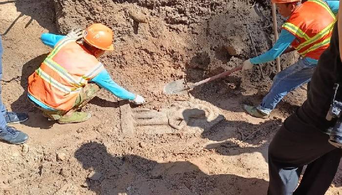 Archaeologists discover historic 900-year-old guardian statues in Angkor Thom