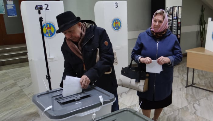 The second round of presidential elections in Moldova takes place amid allegations of Russian interference