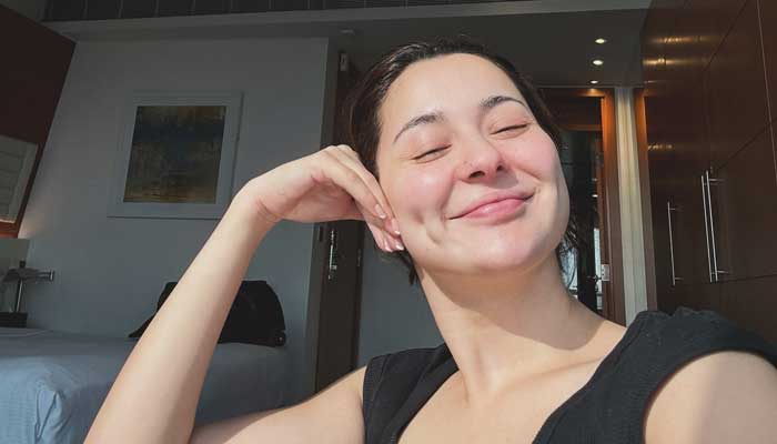 Hania Amir radiates glow in fresh photos after Kabhi Main Kabhi Tum success