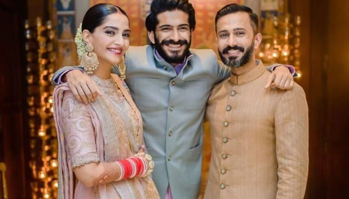 Sonam Kapoor showers birthday love on brother Harsh Varrdhan Kapoor